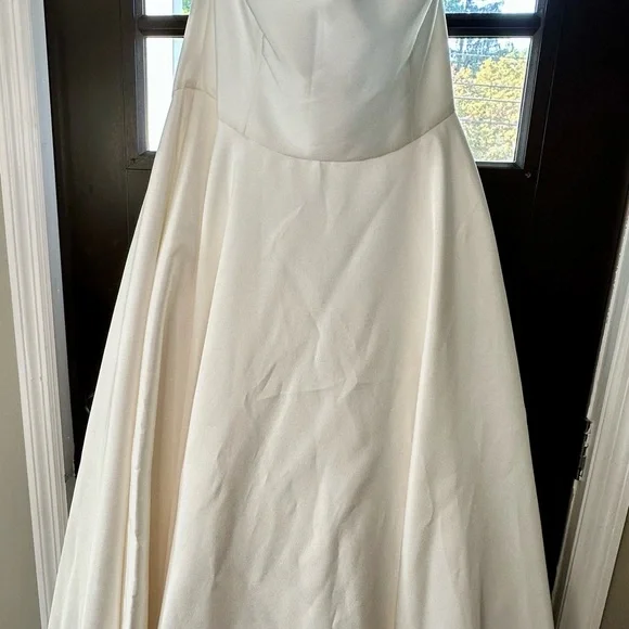 White Off-Shoulder Puff Sleeve Wedding Gown - Picture 7 of 13